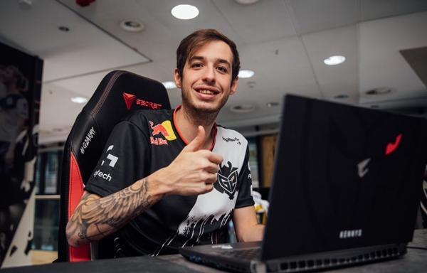 恭喜NV获得2022英雄联盟手游全球冠军杯总冠军！